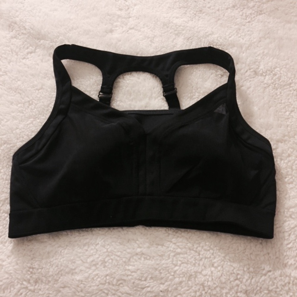 Fabletics Sports Bra in Black
